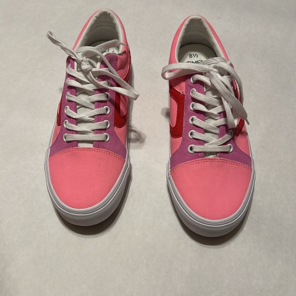 LIKE NEW TIME AND TRU WOMEN’S CANVAS LACE-UP WALKING SNEAKERS SHOES SIZE 8.5 - Picture 2 of 11